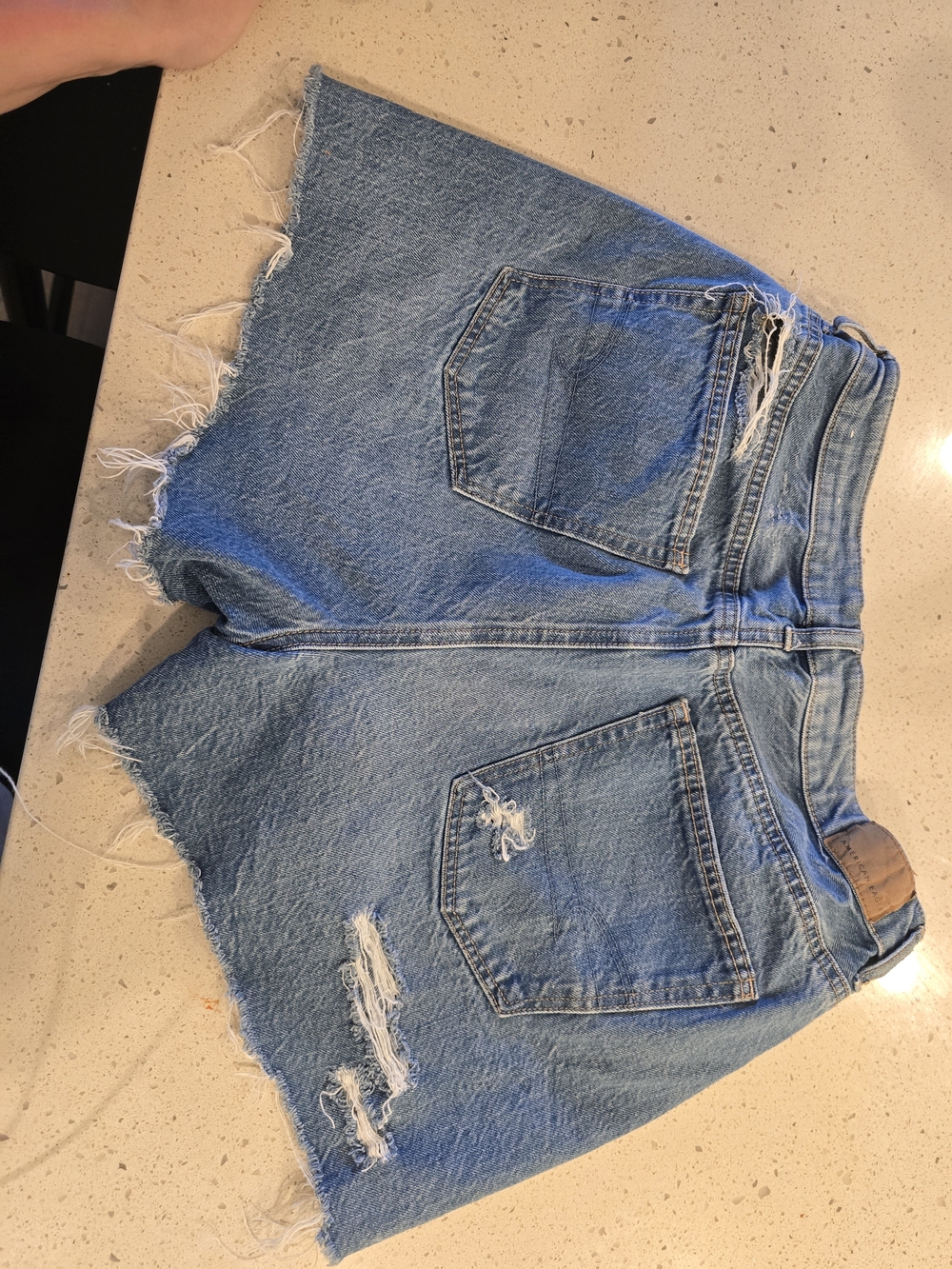 AE Distressed High Rise Short - Picture 2 of 4